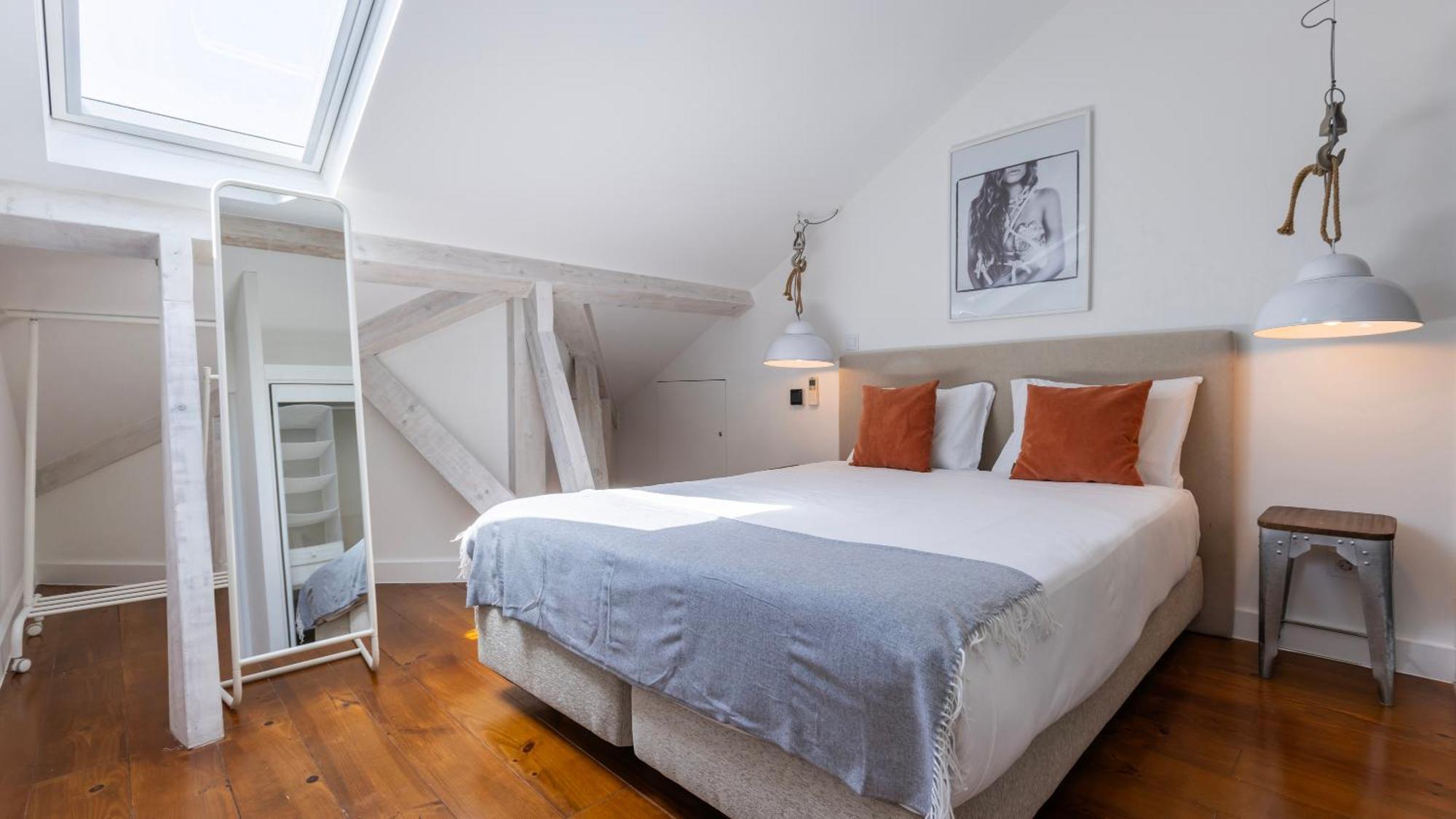 Apartment Charming 3bdr Duplex In Center By Lovelystay *