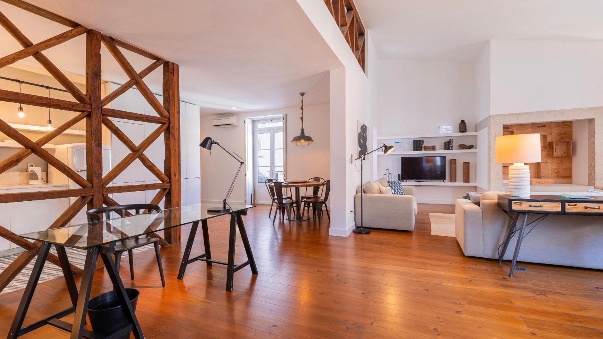 Lejlighed Charming 3bdr Duplex In Center By Lovelystay