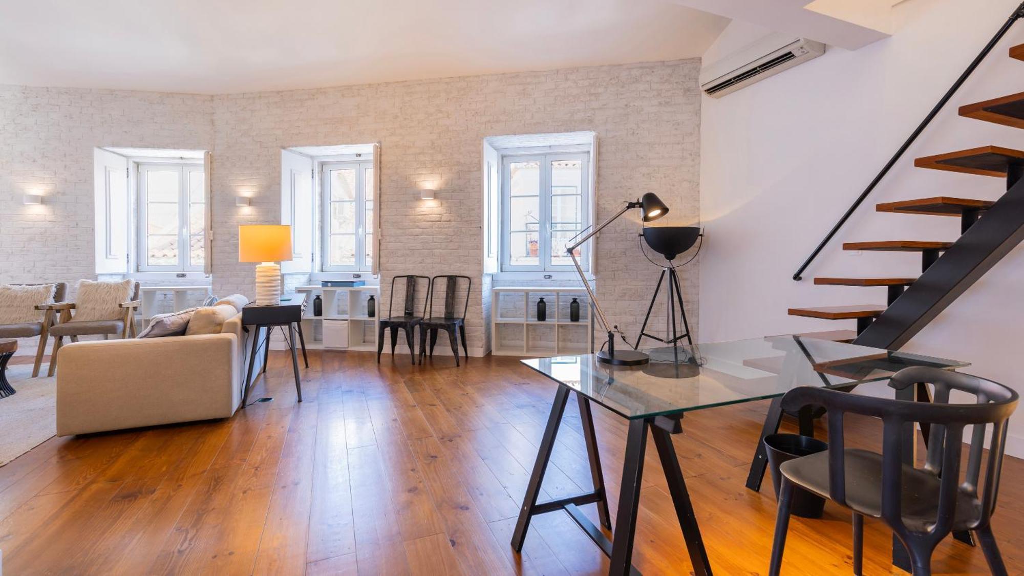 Apartment Charming 3bdr Duplex In Center By Lovelystay *
