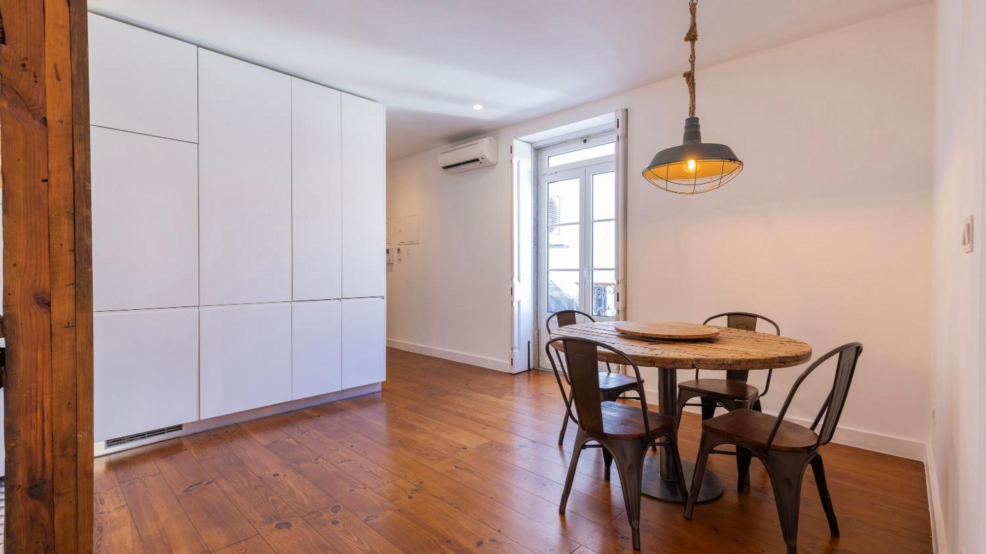 Lejlighed Charming 3bdr Duplex In Center By Lovelystay